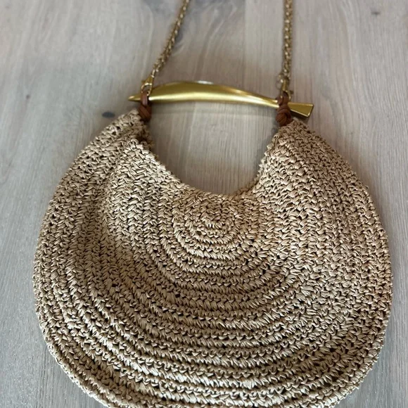 Elegant Tan Woven Bag with Gold Handle - Picture 5 of 8